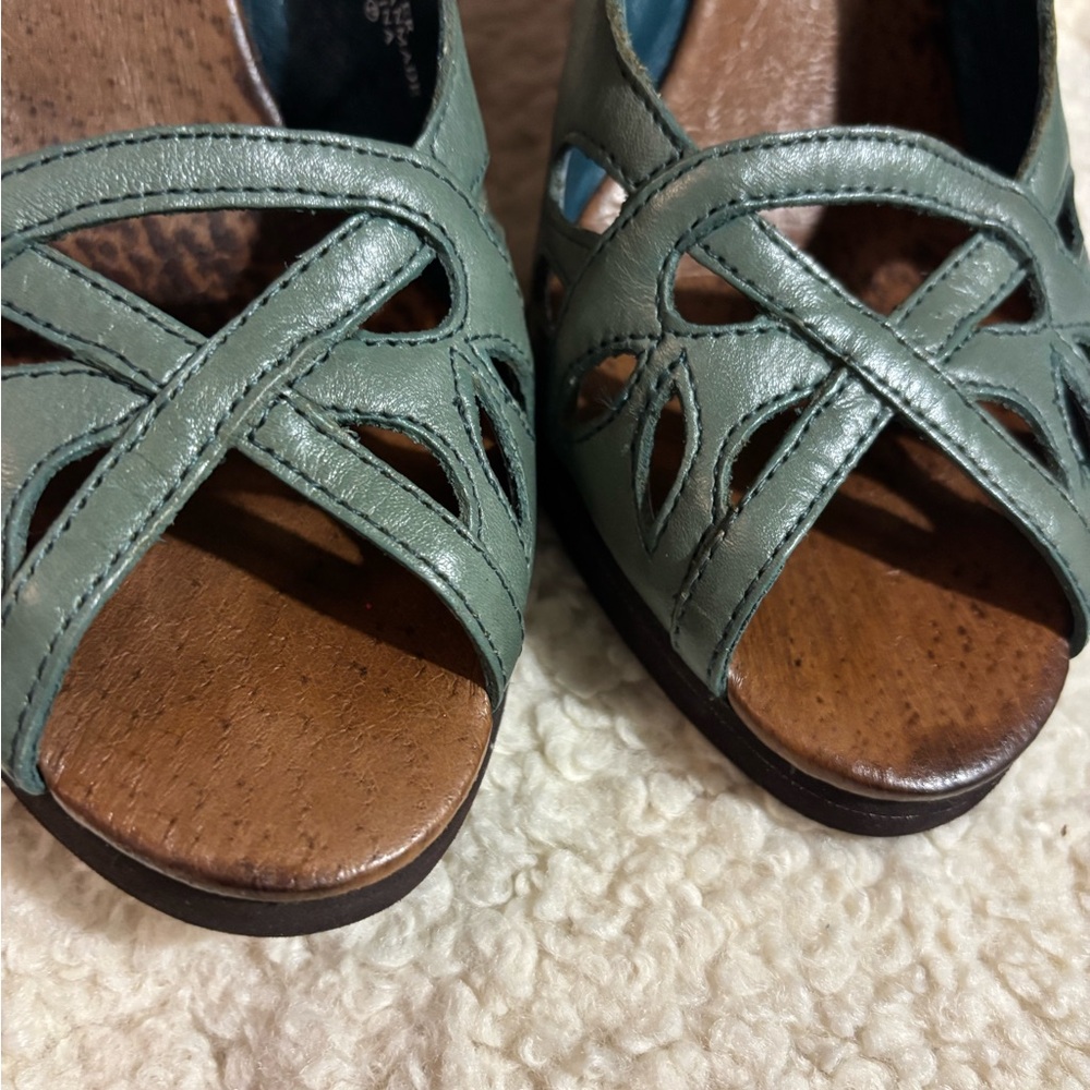 Kenzie Sandal Heels GORGEOUS SISE 7M 
Leather no flaws!! - Picture 3 of 8